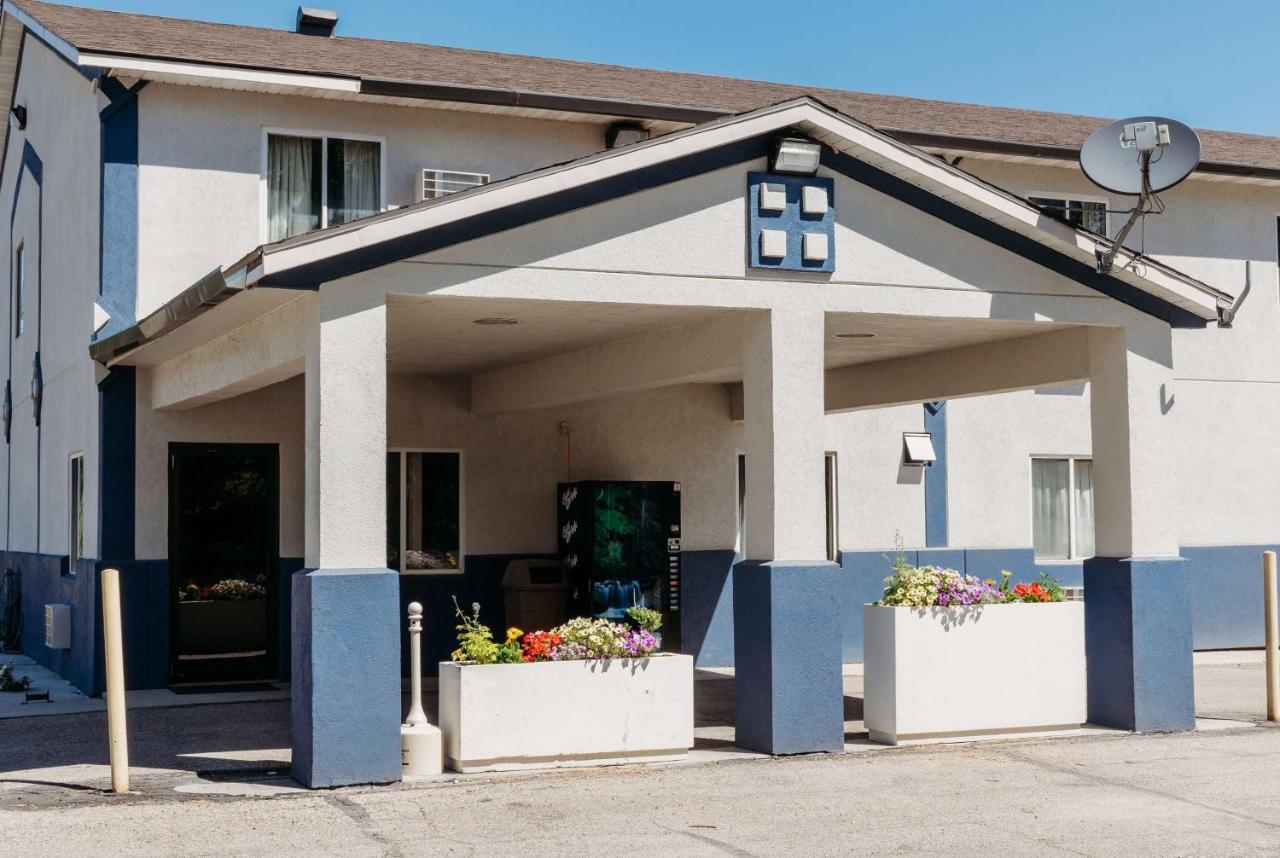 Travelodge By Wyndham Worland Exteriér fotografie