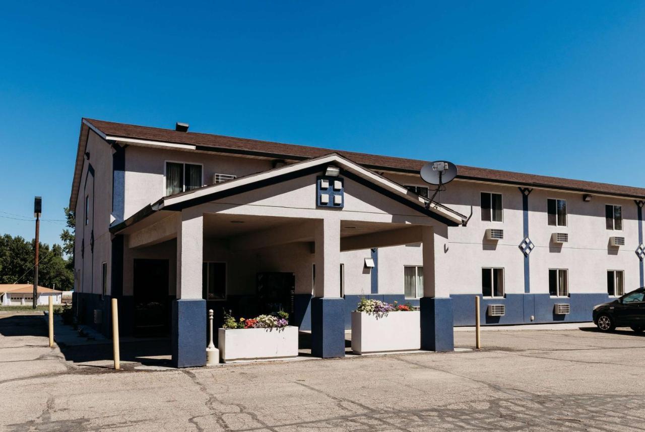Travelodge By Wyndham Worland Exteriér fotografie