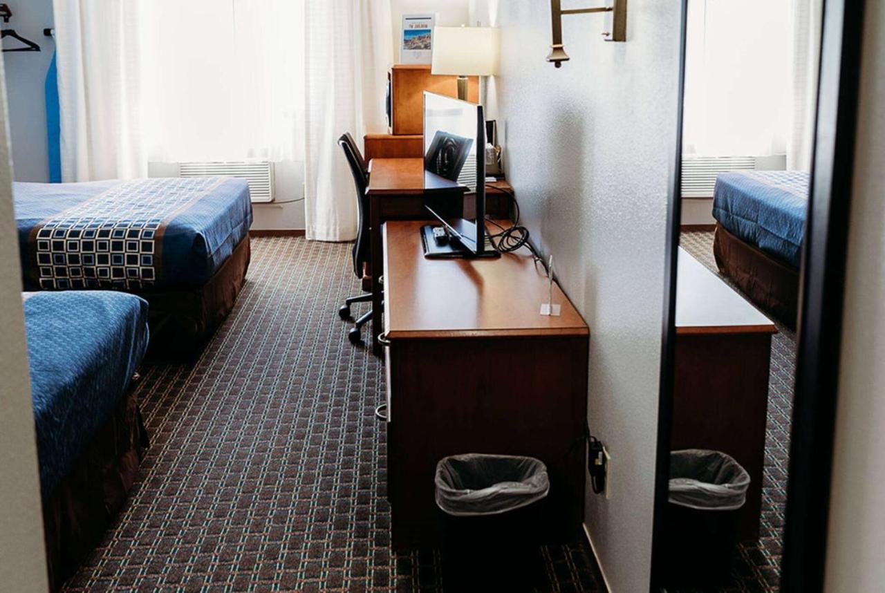 Travelodge By Wyndham Worland Exteriér fotografie